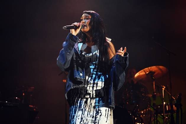 Joy Crookes performing at Brixton Academy LONDON, ENGLAND - NOVEMBER 19: Joy Crookes performing at Brixton Academy on November 19, 2025 in London, England. CAP MAR MAR Great Britain Copyright: xMartinxHarris CapitalxPicturesx