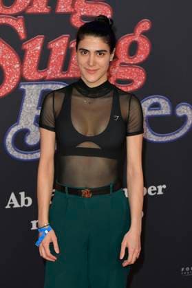 Melissa Bellissima at the European premiere of the movie Song Sung Blue at Zoo Palast Berlin, 19 11 2025 Foto:xM.xBehrensx xFuturexImagex blue_5104
