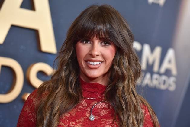 59th Annual CMA Awards - Arrivals Ella Langley arriving at the 59th Annual Country Music Association Awards held at the Bridgestone Arena on November 19, 2025 in Nashville, TN. Nashville Bridgestone Arena Tennessee USA Copyright: xOConnor-Arroyo AFF-USA.comx