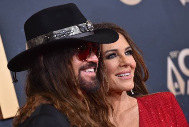 59th Annual CMA Awards - Arrivals Billy Ray Cyrus and Elizabeth Hurley arriving at the 59th Annual Country Music Association Awards held at the Bridgestone Arena on November 19, 2025 in Nashville, TN. Nashville Bridgestone Arena Tennessee USA Copyright: xOConnor-Arroyo AFF-USA.comx