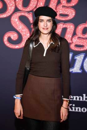 abb Marie Nasemann on the red carpet at the European premiere of the movie Song Sung Blue at Zoo Palast Berlin on 19 11 2025 in Berlin Berlin Germany