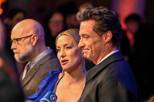 abb Craig Brewer Hugh Jackman and Kate Hudson as guests on the red carpet at the European premiere of the movie Song Sung Blue at Zoo Palast Berlin on 19 11 2025 in Berlin Berlin Germany