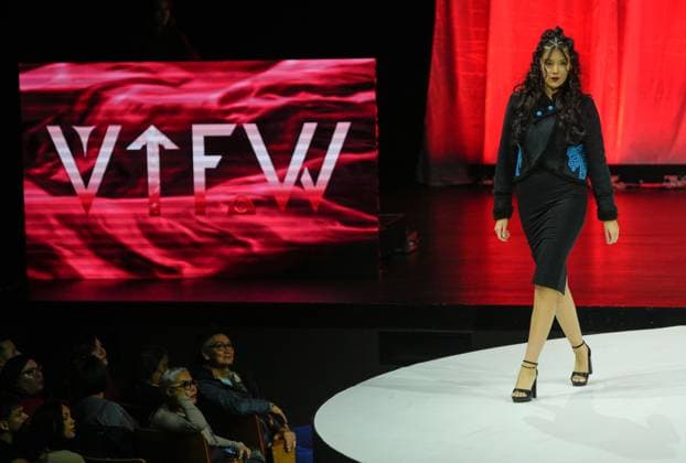 (251120) -- VANCOUVER, Nov. 20, 2025 -- A model presents a creation during the runway show at Vancouver Indigenous Fashion Week 2025 in Vancouver, British Columbia, Canada, Nov. 19, 2025. (Photo by Xinhua) CANADA-VANCOUVER-INDIGENOUS FASHION WEEK LiangxSen 