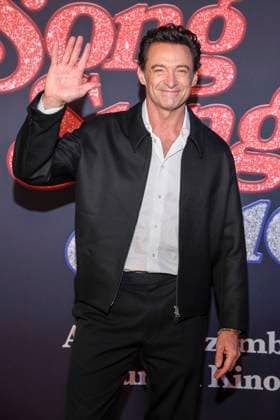 abb Hugh Jackman on the red carpet at the European premiere of the movie Song Sung Blue at Zoo Palast Berlin on 19 11 2025 in Berlin Berlin Germany