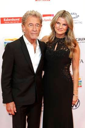 Peter Maffay mit Ehefrau Hendrikje Balsmeyer bei der 18. Verleihung der Goldenen Bild der Frau 2025 im Stage Theater im Hafen. Hamburg, 19.11.2025 Foto:xC.xTamckex xFuturexImagex goldene_bild_5326