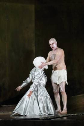 Nicole Chevalier as Salome and Günter Papendell as Jochanaan during the photo rehearsal for Salome at the Komische Oper im Schillertheater in Berlin, November 19, 2025 Music drama in one act by Richard Strauss Musical direction James Gaffigan Production Evgeny Titov Stage Rufus Didwiszus Costumes Esther Bialas Premiere is on November 22, 2025
