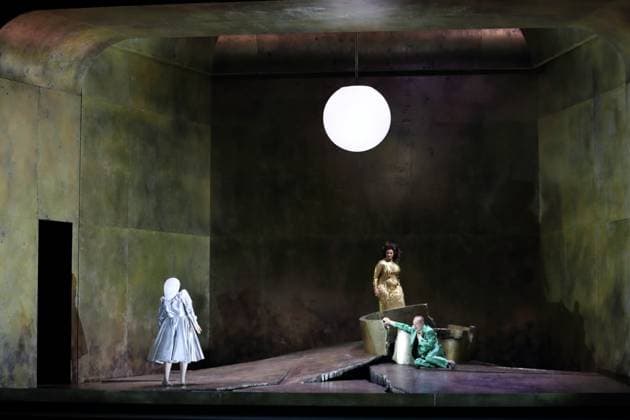 Nicole Chevalier as Salome , Karolina Gumos as Herodias and Matthias Wohlbrecht as Herod , f l , during the photo rehearsal for Salome at the Komische Oper im Schillertheater in Berlin, November 19, 2025 Music drama in one act by Richard Strauss Musical direction James Gaffigan Production Evgeny Titov Sta