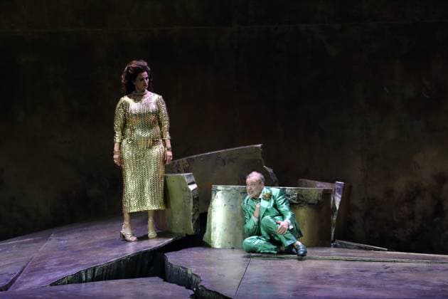 Karolina Gumos as Herodias and Matthias Wohlbrecht as Herod during the photo rehearsal for Salome at the Komische Oper im Schillertheater in Berlin, November 19, 2025 Music drama in one act by Richard Strauss Musical direction James Gaffigan Production Evgeny Titov Stage Rufus Didwiszus Costumes Esther Bialas Premiere is on November 22, 2025