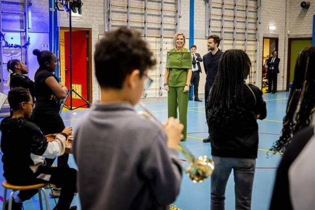 Amsterdam, The Netherlands, 2025-11-20 14:19:36 AMSTERDAM, 20-11-2025, Mobiel Primary School. Queen Maxima, honorary chair of More Music in the Classroom, visited Mobiel Primary School in Amsterdam. Mobiel Primary School is one of twelve primary schools participating in the largest school band in the Netherlands. The school band performs during the annual Christmas Music Gala, which raises awareness of the importance of music and creative education. PHOTO: NLBeeld POOL Patrick van Katwijk Credit: NL Beeld Patrick van Emst  Copyright: xx x