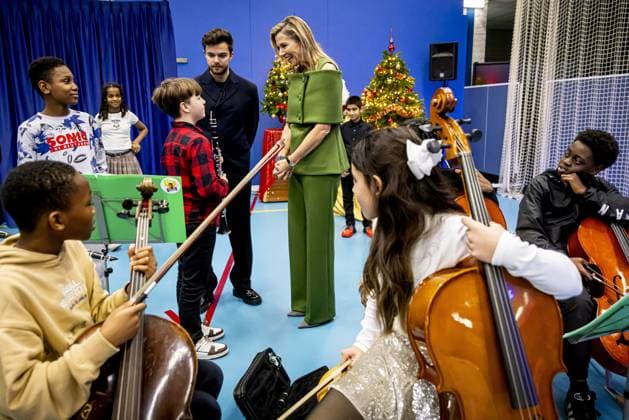 Amsterdam, The Netherlands, 2025-11-20 14:21:19 AMSTERDAM, 20-11-2025, Mobiel Primary School. Queen Maxima, honorary chair of More Music in the Classroom, visited Mobiel Primary School in Amsterdam. Mobiel Primary School is one of twelve primary schools participating in the largest school band in the Netherlands. The school band performs during the annual Christmas Music Gala, which raises awareness of the importance of music and creative education. PHOTO: NLBeeld POOL Patrick van Katwijk Credit: NL Beeld Patrick van Emst  Copyright: xx x