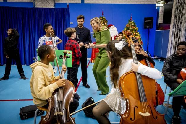 Amsterdam, The Netherlands, 2025-11-20 14:22:04 AMSTERDAM, 20-11-2025, Mobiel Primary School. Queen Maxima, honorary chair of More Music in the Classroom, visited Mobiel Primary School in Amsterdam. Mobiel Primary School is one of twelve primary schools participating in the largest school band in the Netherlands. The school band performs during the annual Christmas Music Gala, which raises awareness of the importance of music and creative education. PHOTO: NLBeeld POOL Patrick van Katwijk Credit: NL Beeld Patrick van Emst  Copyright: xx x
