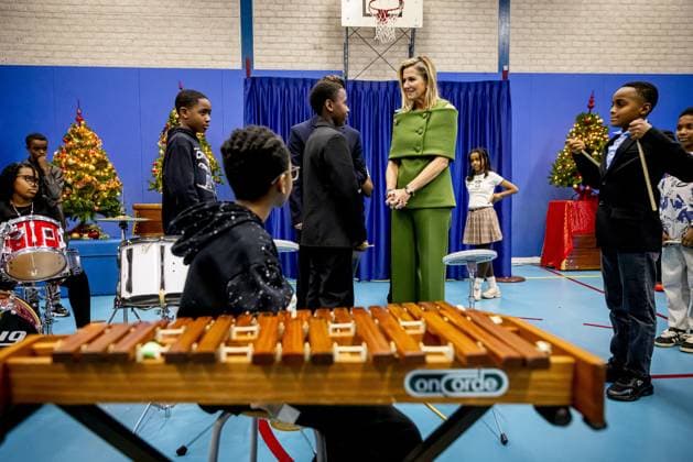 Amsterdam, The Netherlands, 2025-11-20 14:22:45 AMSTERDAM, 20-11-2025, Mobiel Primary School. Queen Maxima, honorary chair of More Music in the Classroom, visited Mobiel Primary School in Amsterdam. Mobiel Primary School is one of twelve primary schools participating in the largest school band in the Netherlands. The school band performs during the annual Christmas Music Gala, which raises awareness of the importance of music and creative education. PHOTO: NLBeeld POOL Patrick van Katwijk Credit: NL Beeld Patrick van Emst  Copyright: xx x