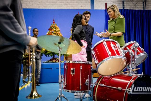 Amsterdam, The Netherlands, 2025-11-20 14:24:32 AMSTERDAM, 20-11-2025, Mobiel Primary School. Queen Maxima, honorary chair of More Music in the Classroom, visited Mobiel Primary School in Amsterdam. Mobiel Primary School is one of twelve primary schools participating in the largest school band in the Netherlands. The school band performs during the annual Christmas Music Gala, which raises awareness of the importance of music and creative education. PHOTO: NLBeeld POOL Patrick van Katwijk Credit: NL Beeld Patrick van Emst  Copyright: xx x