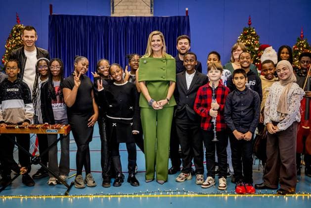 Amsterdam, The Netherlands, 2025-11-20 14:31:54 AMSTERDAM, 20-11-2025, Mobiel Primary School. Queen Maxima, honorary chair of More Music in the Classroom, visited Mobiel Primary School in Amsterdam. Mobiel Primary School is one of twelve primary schools participating in the largest school band in the Netherlands. The school band performs during the annual Christmas Music Gala, which raises awareness of the importance of music and creative education. PHOTO: NLBeeld POOL Patrick van Katwijk Credit: NL Beeld Patrick van Emst  Copyright: xx x