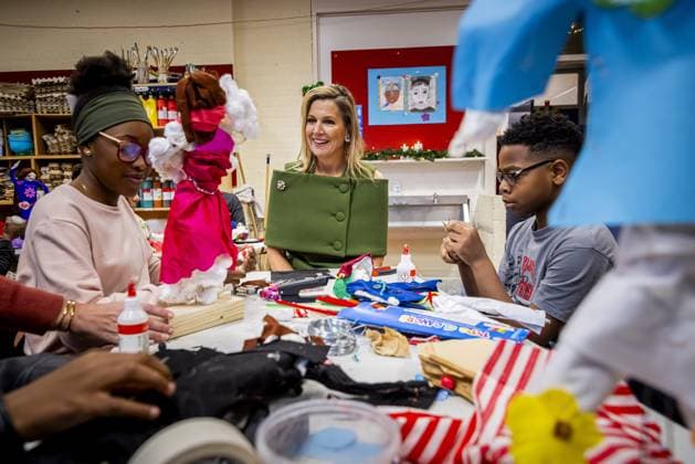 Amsterdam, The Netherlands, 2025-11-20 14:33:53 AMSTERDAM, 20-11-2025, Mobiel Primary School. Queen Maxima, honorary chair of More Music in the Classroom, visited Mobiel Primary School in Amsterdam. Mobiel Primary School is one of twelve primary schools participating in the largest school band in the Netherlands. The school band performs during the annual Christmas Music Gala, which raises awareness of the importance of music and creative education. PHOTO: NLBeeld POOL Patrick van Katwijk Credit: NL Beeld Patrick van Emst  Copyright: xx x