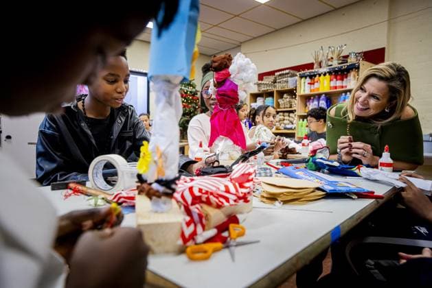 Amsterdam, The Netherlands, 2025-11-20 14:37:00 AMSTERDAM, 20-11-2025, Mobiel Primary School. Queen Maxima, honorary chair of More Music in the Classroom, visited Mobiel Primary School in Amsterdam. Mobiel Primary School is one of twelve primary schools participating in the largest school band in the Netherlands. The school band performs during the annual Christmas Music Gala, which raises awareness of the importance of music and creative education. PHOTO: NLBeeld POOL Patrick van Katwijk Credit: NL Beeld Patrick van Emst  Copyright: xx x