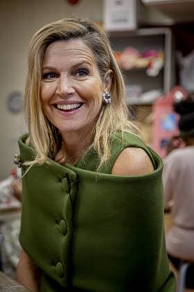 Amsterdam, The Netherlands, 2025-11-20 14:49:42 AMSTERDAM, 20-11-2025, Mobiel Primary School. Queen Maxima, honorary chair of More Music in the Classroom, visited Mobiel Primary School in Amsterdam. Mobiel Primary School is one of twelve primary schools participating in the largest school band in the Netherlands. The school band performs during the annual Christmas Music Gala, which raises awareness of the importance of music and creative education. PHOTO: NLBeeld POOL Patrick van Katwijk Credit: NL Beeld Patrick van Emst  Copyright: xx x