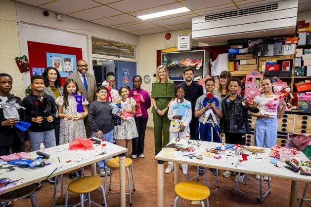 Amsterdam, The Netherlands, 2025-11-20 14:57:18 AMSTERDAM, 20-11-2025, Mobiel Primary School. Queen Maxima, honorary chair of More Music in the Classroom, visited Mobiel Primary School in Amsterdam. Mobiel Primary School is one of twelve primary schools participating in the largest school band in the Netherlands. The school band performs during the annual Christmas Music Gala, which raises awareness of the importance of music and creative education. PHOTO: NLBeeld POOL Patrick van Katwijk Credit: NL Beeld Patrick van Emst  Copyright: xx x