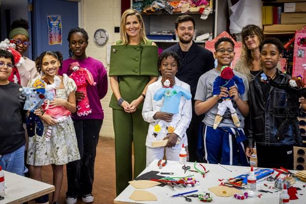 Amsterdam, The Netherlands, 2025-11-20 14:57:22 AMSTERDAM, 20-11-2025, Mobiel Primary School. Queen Maxima, honorary chair of More Music in the Classroom, visited Mobiel Primary School in Amsterdam. Mobiel Primary School is one of twelve primary schools participating in the largest school band in the Netherlands. The school band performs during the annual Christmas Music Gala, which raises awareness of the importance of music and creative education. PHOTO: NLBeeld POOL Patrick van Katwijk Credit: NL Beeld Patrick van Emst  Copyright: xx x