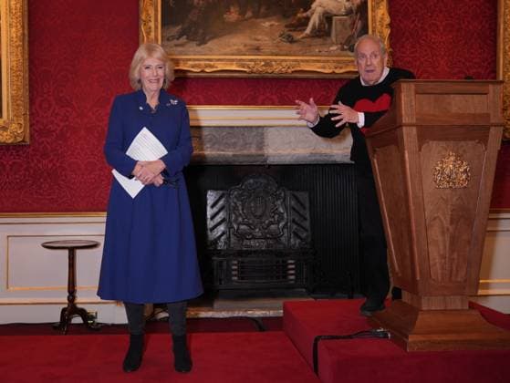 The Queen s Commonwealth Essay Competition 2025 Queen Camilla and Gyles Brandreth, during a reception to celebrate the winners of the Queen s Commonwealth Essay Competition at St James Palace in London. Picture date: Thursday November 20, 2025., Credit:Yui Mok Avalon UK, London  Copyright: xYuixMokx xAvalonx 1053551489