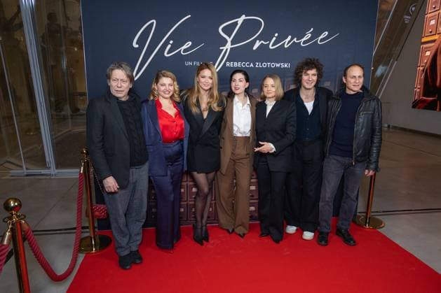 Vie Privee Paris Film Premiere NB Mathieu Amalric, Sophie Guillemin, Virginie Efira, Rebecca Zlotowski, Jodie Foster, Vincent Lacoste and Noam Morgensztern attends Vie Privee Paris Film Premiere at Pathe Palace on November 20, 2025 in Paris, France. Photo by Nasser Berzane ABACAPRESS.COM Paris France  Copyright: xBerzanexNasser ABACAx