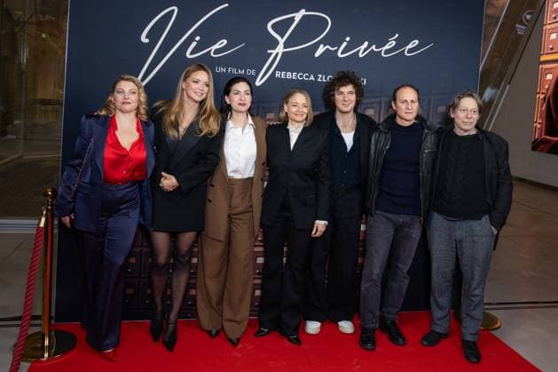 Vie Privee Paris Film Premiere NB Mathieu Amalric, Sophie Guillemin, Virginie Efira, Rebecca Zlotowski, Jodie Foster, Vincent Lacoste and Noam Morgensztern attends Vie Privee Paris Film Premiere at Pathe Palace on November 20, 2025 in Paris, France. Photo by Nasser Berzane ABACAPRESS.COM Paris France  Copyright: xBerzanexNasser ABACAx