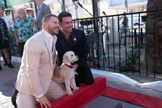 November 20, 2025, Palm Springs, California, USA: Actor, television host, producer, and LGBTQI+ advocateÃ‚ JONATHAN BENNETT honored with theÃ‚ 483rd starÃ‚ on theÃ‚ Palm Springs Walk of the Stars joined by husband JAYMES VAUGHAN. Palm Springs USA - ZUMAp226 20251120_zep_p226_004 Copyright: xPatrickxPerezx