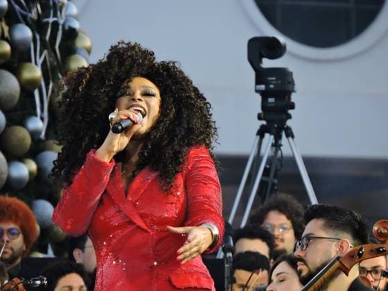 RECORD DATE NOT STATED Christmas concert for a good cause. Sao Paulo (SP), 11 20 2025 - Music Concert Christmas: Charles Miller Square hosts the first edition of Christmas for Good - a concert with Andrea Bocelli, Ivan Lins, Simone, Paula Lima, Tony Gordon, and opera singer Valentina Lassi. The event also included the inauguration of the Pacaembu Christmas tree, 21 meters tall. (Foto: Leandro Chemalle Thenews2 imago images) Christmas concert for a good cause.  Copyright: xLeandroxChemallex