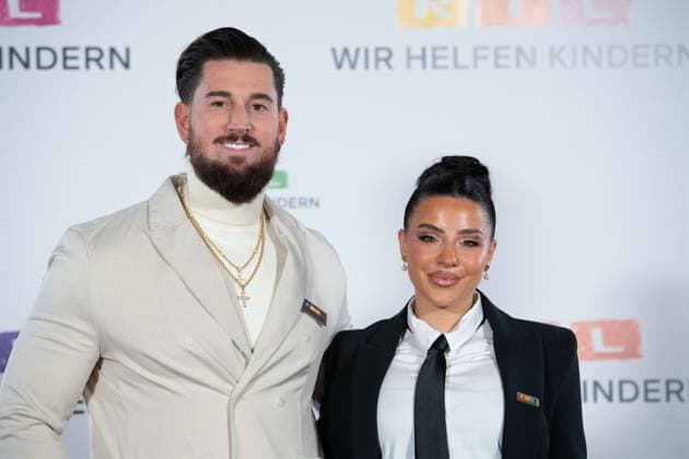 Mike and Leyla HEITER, TV personalities, portrait, portrait, portrait, cropped single image, single subject, 30 RTL Spendenmarathon Wir helfen Kindern , television, 20 21 11 2024 in Huerth, Germany,