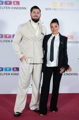 Mike and Leyla HEITER, TV personalities, portrait, portrait, portrait, cropped single image, single subject, 30 RTL Spendenmarathon Wir helfen Kindern , television, 20 21 11 2024 in Huerth, Germany,