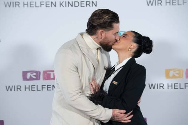 Mike and Leyla HEITER, TV personalities, portrait, portrait, portrait, cropped single image, single subject, 30 RTL Spendenmarathon Wir helfen Kindern , television, 20 21 11 2024 in Huerth, Germany,