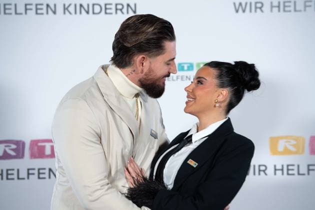 Mike and Leyla HEITER, TV personalities, portrait, portrait, portrait, cropped single image, single subject, 30 RTL Spendenmarathon Wir helfen Kindern , television, 20 21 11 2024 in Huerth, Germany,