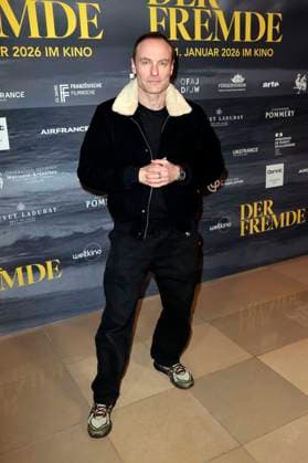 Mark Waschke at the FFW opening with the premiere of the feature film L Ã tranger Der Fremde at the 24 French Film Week at the Delphi Filmpalast Berlin, 20 11 2025 Foto:xS.xGabschx xFuturexImagex fremde_5115