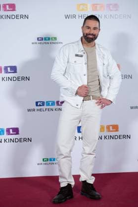 Eloy DE JONG, singer, musician, presenter, portrait, portrait, portrait, cropped single image, single motif, 30 RTL Spendenmarathon Wir helfen Kindern , television, 20 21 11 2024 in Huerth, Germany,