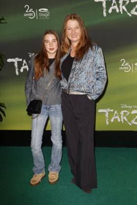 Katja Studt and her daughter at the Tarzan musical premiere on 20 11 2025 at the Stage Theater Neue Flora in Hamburg Tarzan musical premiere in Hamburg
