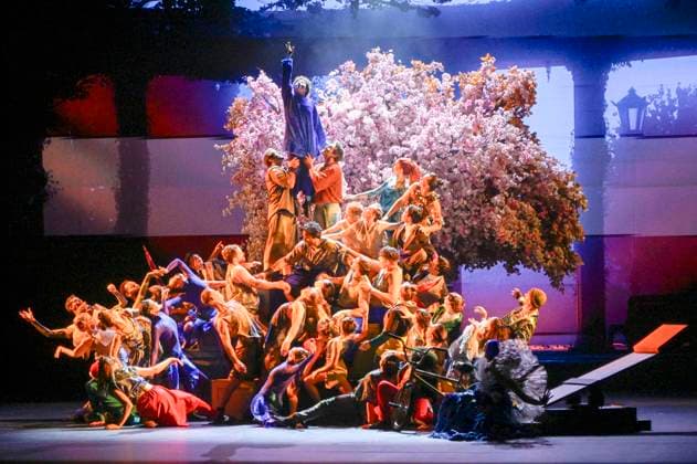 abb performers artists acrobats final picture at the show in the Manage at the WORLD PREMIERE of ALIZE by Cirque du Soleil at the Theater am Potsdamer Platz on 20 11 2025 in Berlin Berlin Germany