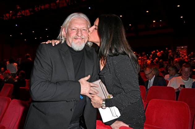 Frank Kessler with wife Doreen Kessler at the world premiere of the show Cirque du Soleil Alize at the Theater am Potsdamer Platz Berlin, 20 11 2025 Foto:xN.xKubelkax xFuturexImagex alize_5127