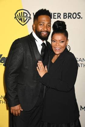 Arrivals for the 39th Annual American Cinematheque Awards at The Beverly Hilton Featuring: Anthony Davis and Yvette Nicole Brown Where: Beverly Hills, California, United States When: 20 Nov 2025 Credit: Jeffrey Mayer MediaPunch INSTARimages EDITORIAL USE ONLY. NOT FOR USE BY NEWSPAPERS BASED IN THE UK. Copyright: xx instar55283420