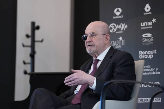Interview with the writer Salman Rushdie The writer Salman Rushdie during an interview for Europa Press, on November 21, 2025, in Barcelona Spain NOVEMBER 21, 2025 Spain  Copyright: xDavidxZorrakinox 7115069