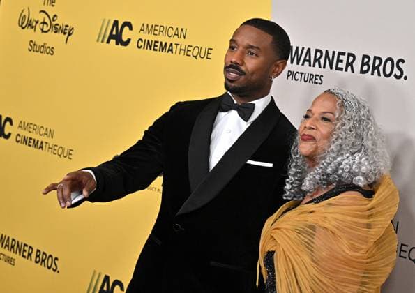 39th Annual American Cinematheque Awards Michael B. Jordan and Donna Jordan arriving to the 39th Annual American Cinematheque Awards honoring Michael B. Jordan at The Beverly Hilton on November 20, 2025 in Beverly Hills, Ca. Beverly Hills Beverly Hilton Hotel California USA Copyright: xStarbuck AFF-USA.COMx