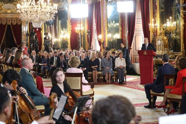Real Madrid training Session King Felipe VI of Spain, Queen Letizia of Spain, Crown Princess Leonor, Princess Sofia, Queen Sofia of Spain attends the Delivery of Toison de Oro to FeMiguel Herrero y Rodr’guez de Mi–—n lipe Gonzalez, Miquel Roca at Royal Palace on November 21, 2025 in Madrid, Spain Photo by IMAGO MPG Madrid Royal Palace Madrid Spain  Copyright: xMPGx