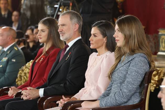 Real Madrid training Session King Felipe VI of Spain, Queen Letizia of Spain, Crown Princess Leonor, Princess Sofia, Queen Sofia of Spain attends the Delivery of Toison de Oro to FeMiguel Herrero y Rodr’guez de Mi–—n lipe Gonzalez, Miquel Roca at Royal Palace on November 21, 2025 in Madrid, Spain Photo by IMAGO MPG Madrid Royal Palace Madrid Spain  Copyright: xMPGx