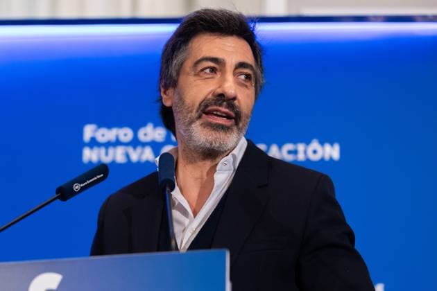 November 21, 2025, Madrid, Spain: To believe that a novel is bad just because it is popular is disrespectful to the public, said JUAN DEL VAL, winner of the 2025 Planeta Prize, referring to the controversy surrounding his award in one of the most important literary competitions in the Spanish-speaking world. Madrid Spain - ZUMAl221 20251121_zip_l221_007 Copyright: xIgnacioxLopezxIsasmendix