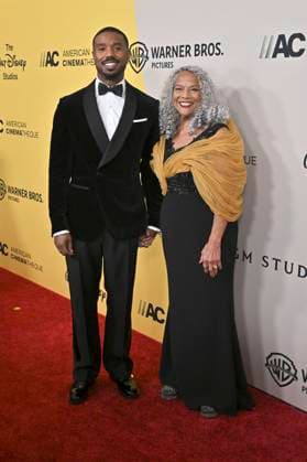 Michael B Jordan with mother Donna Jordan at the 39th American Cinematheque Awards 2025 at the Beverly Hilton Beverly Hills Hotel, 20 11 2025 Foto:xD.xStarbuckx xFuturexImagex cinematheque_5294