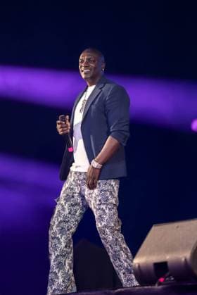 Real Estate Developer Leos launches in Dubai, UAE - 20 Nov 2025 Singer Akon performs live at Soho garden as Luxury Real Estate Developer Leos launches its Leos Royal project. Dubai United Arab Emirates Copyright: xNicolasxBriquetx xSOPAxImagesx leos_21
