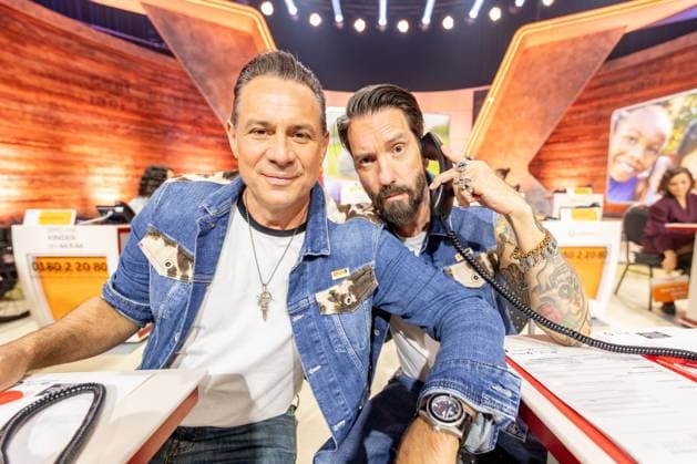RTL telethon in Cologne, 21 11 2025 Sascha VOLLMER and Alec VOELKL The BossHoss The 30th RTL telethon is currently running at the EMG studios in Cologne Hürth For the first time, the 30th anniversary will be broadcast for 30 hours Celebrity supporters accept donations for children in need live on the donation phone Cologne Hürth North Rhine-Westphalia Germany Copyright: xBonn.digitalx