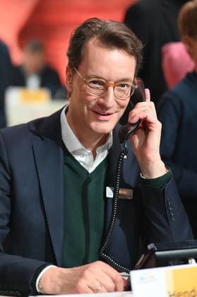 Hendrik WUEST, Wüst, CDU, Minister President of North Rhine-Westphalia, portrait, portrait, cropped single image, single motif, 30 RTL Spendenmarathon Wir helfen Kindern , television, 20 21 11 2025 in Huerth, Germany,