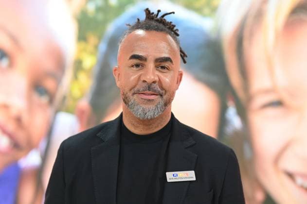 Patrick OWOMOYELA, former soccer player, portrait, portrait, cropped single image, single motif, 30 RTL Spendenmarathon Wir helfen Kindern , television, 20 21 11 2025 in Huerth, Germany,