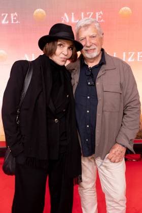 AlizŽ, world premiere at Theater am Potsdamer Platz, Berlin, 20 11 2025 Anouschka Renzi and guest at Cirque du Soleil AlizŽ world premiere at Theater am Potsdamer Platz, Berlin, 20 11 2025 Berlin Theater am Potsdamer Platz Copyright: xJensxFinkex