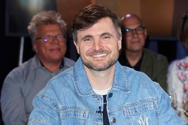 Phil Laude at the recording of the NDR Talk Show in the NDR television studio Lokstedt Hamburg, 21 11 2025 Foto:xH.xHartmannx xFuturexImagex ndr_talk2111_5131